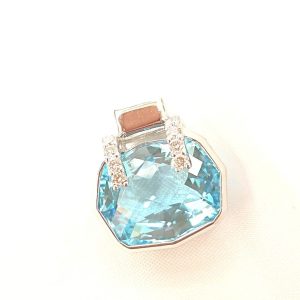 Pt900 アクアマリン メレダイヤ付き ネックレストップ